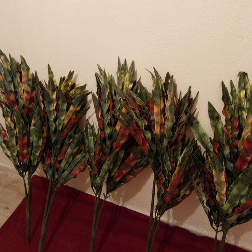 Plastic flowers set of 25 for pots and garden