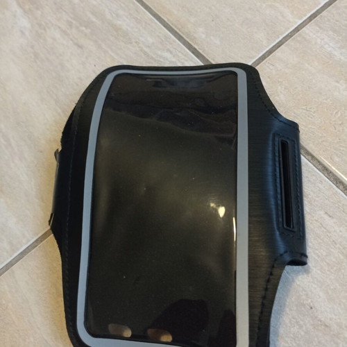 Mobile phone armband case for jogging