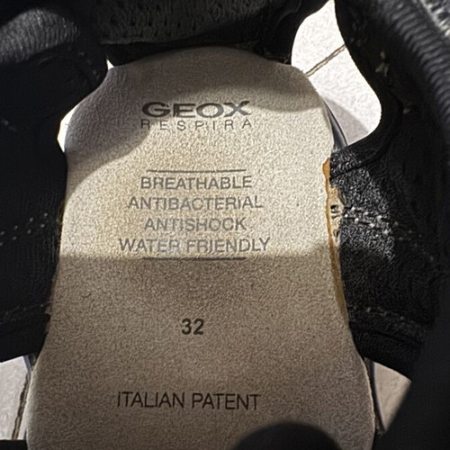 Geox J Borealis Boy sandals used, size 32, navy with yellow details
