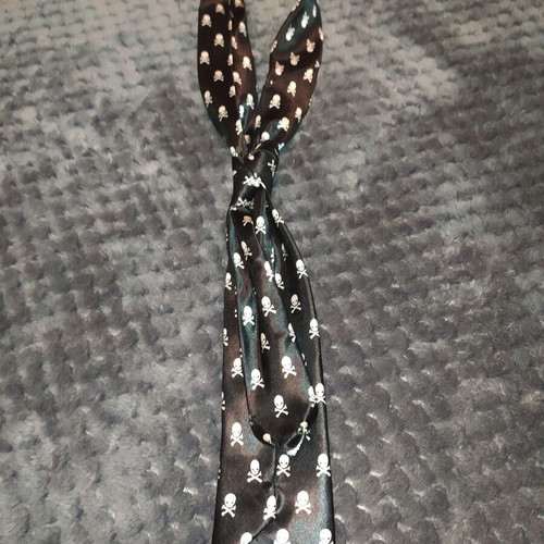 Gothic tie with skulls black and white