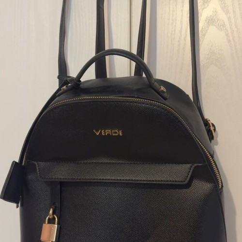 Verde backpack black with gold details like new