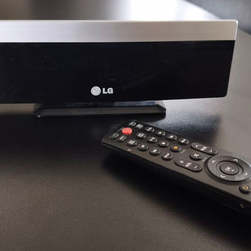 Media Player LG DP1W used with remote and HDMI output