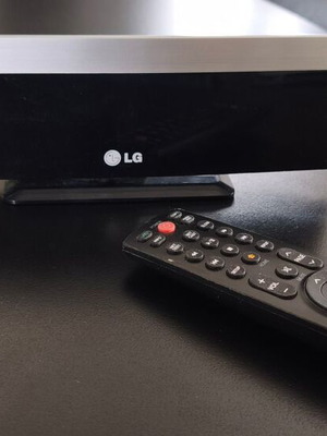 Media Player LG DP1W used with remote and HDMI output