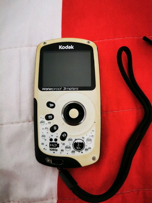 Βιντεοκάμερα Kodak Playsport Full HD σαν καινούργια με κάρτα και θήκη