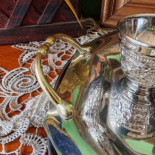Silver-plated sake set like new with 4 cups and tray with brass handles