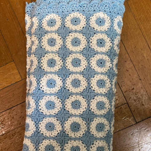 Handmade crocheted blanket used, 1.35x76 cm