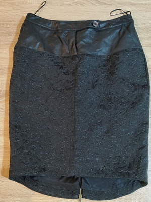 Zeta Makripoulia for Raxevsky Black embossed women's skirt size M like new