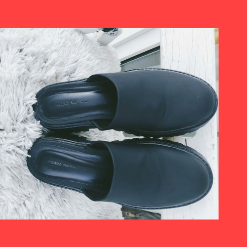 Pull & Bear slippers like new, black rubber sole 5 cm, size 38