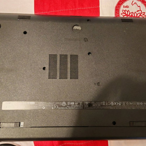 Laptop HP 15-G200nv used with Windows 11, 240GB SSD, bag and mouse