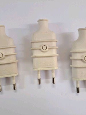 Male plugs new, pack of 3, Italian