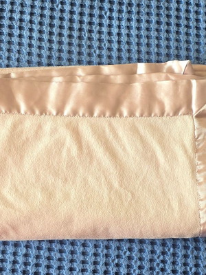 Παιδικό βελούδινο κουβερτάκι Zara Home σαν καινούργιο, ροζ με σατέν περίγραμμα