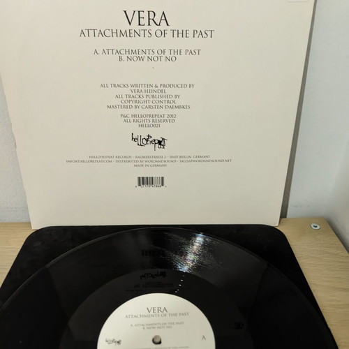 Vera Attachments Of The Past vinyl record used, electronic