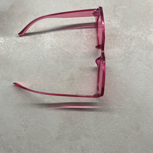 Pink sunglasses like new, modern and stylish