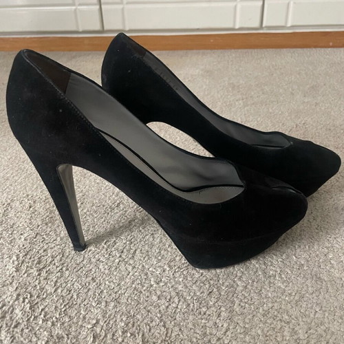 Sergio Rossi black suede pumps used with front opening