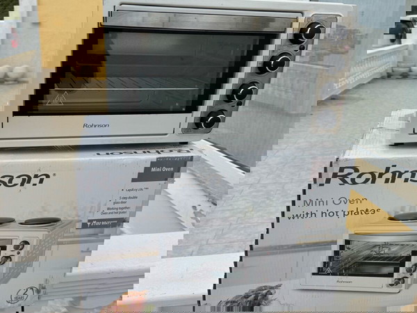 Δύο φουρνάκια ένα μεγάλο και ένα πιο μικρό με μάτια από πάνω