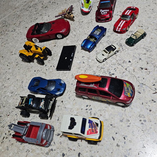 Various toy cars used, pack of 15 pieces