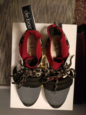 De.bour Barcelona black athletic shoes used size 38