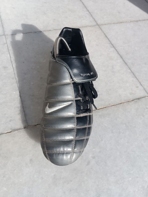 Nike Total 90 II football shoes 2002 mint condition, black and grey