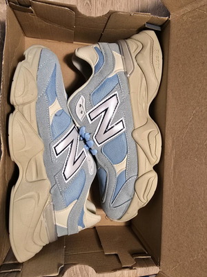 New Balance 9060 sports shoes like new, blue and cream