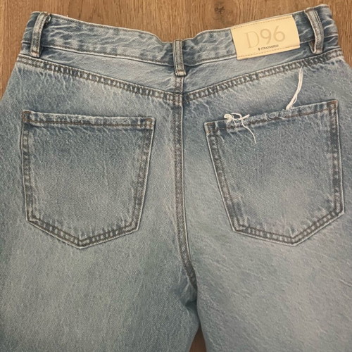 Stradivarius crop jeans like new, light color, size M