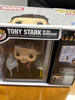 Funko Pop Tony Stark στο εργαστήριό του καινούργιο