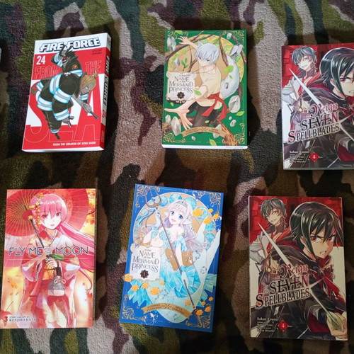 Manga collection like new with cup, volumes from various series