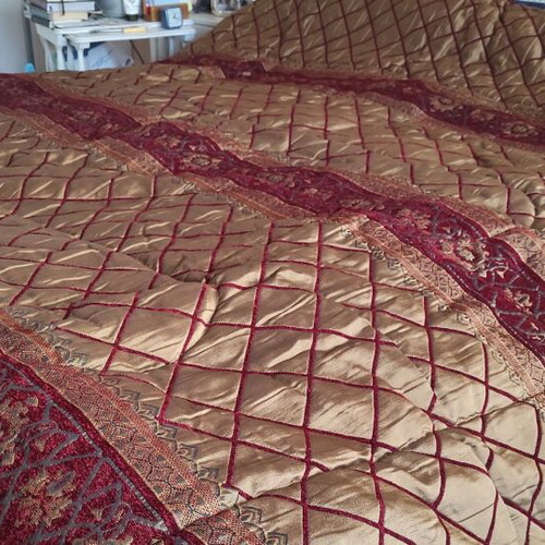 Quilt like new for bed or sofa 2.40 x 2.20 meters