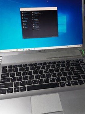Sony VAIO λάπτοπ με 4GB RAM και 120GB SSD
