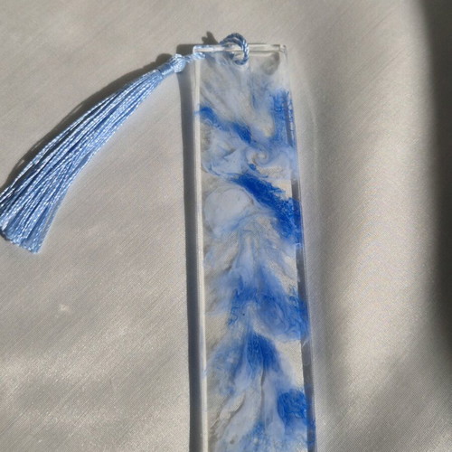 Handmade bookmark from resin with blue and white shades new
