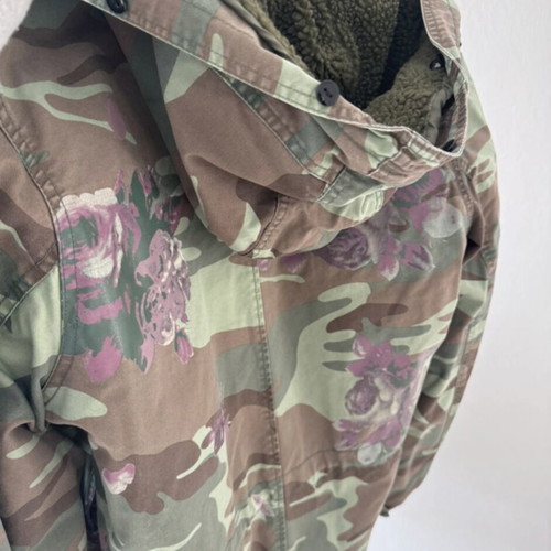 Military waterproof jacket with flowers and removable fur lining, size M