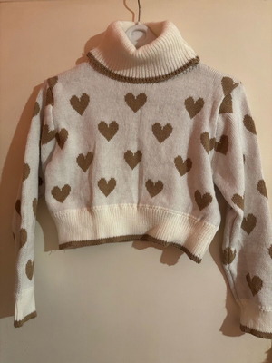 Crop top sweater like new, beige with brown hearts and turtleneck