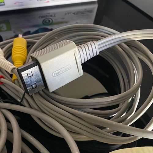 Nintendo Wii κονσόλα σαν καινούργιο με αξεσουάρ και 2 παιχνίδια Just Dance