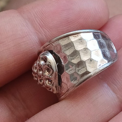 Ray-Ban hammered 925 silver ring with heart design