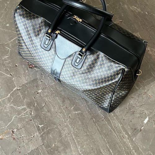 Belle large travel sack like new, black with ochre geometric pattern