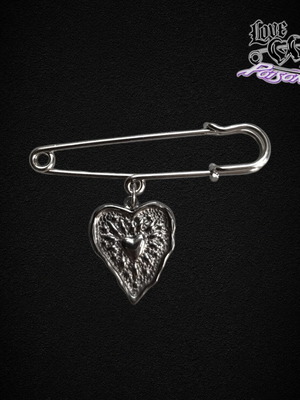 Handmade Stainless Steel Silver Safety Pin with Engraved Heart Charm Brooch
