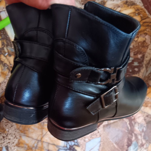 Voi&Noi low ankle boots size 37 used, black with warm lining and zipper