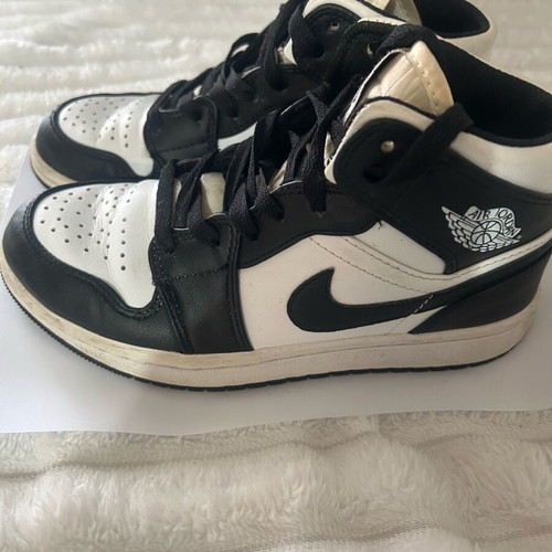 Jordan unisex shoes size 36 white and black, like new
