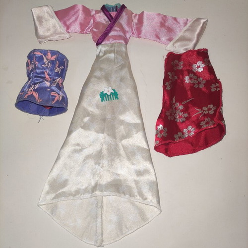 Disney Mattel Magic Mulan Clothes and Comb set like new