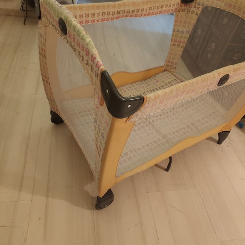 Graco playpen with carrying bag