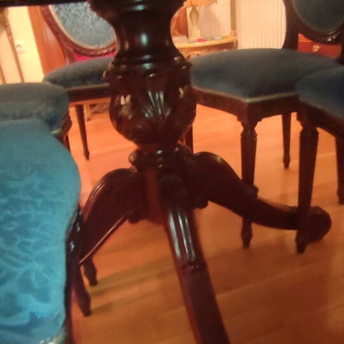 Dining set round table 1960s with 2 extension leaves and 6 carved chairs like new