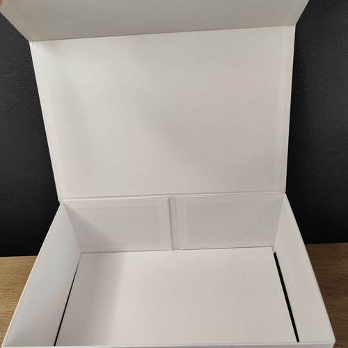 Chanel Rue Cambon 31 White Gift Box used from Paris Boutique