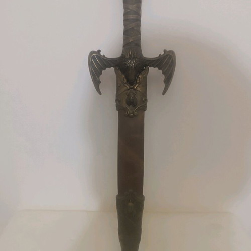 Decorative fantasy dagger with sheath, like new