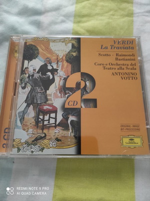 La Traviata 2 CD set by Giuseppe Verdi, like new, classical