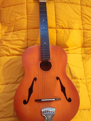 Vintage Archtop Guitar Kremona like new, 70s–80s