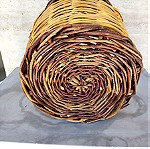 Πλεκτό χειροποίητο καλάθι από το χωριό Βωλάξ της Τήνου. Αγοράστηκε το 2008. Αχρησιμοποίητο. Συνολικό ύψος 41 εκ, διάμετρος ανοίγματος 33 εκ