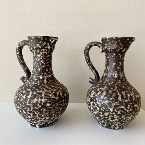 Pitchers used, set of 2, height 26cm