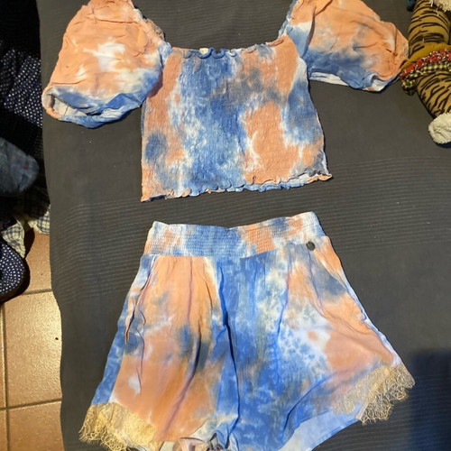 BSB set shorts and blouse like new, blue and pink