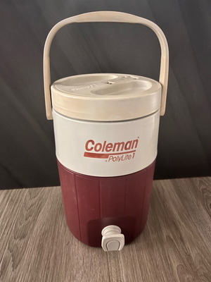 Coleman PolyLite 1 water jug cooler used with spigot, 3.8 liters