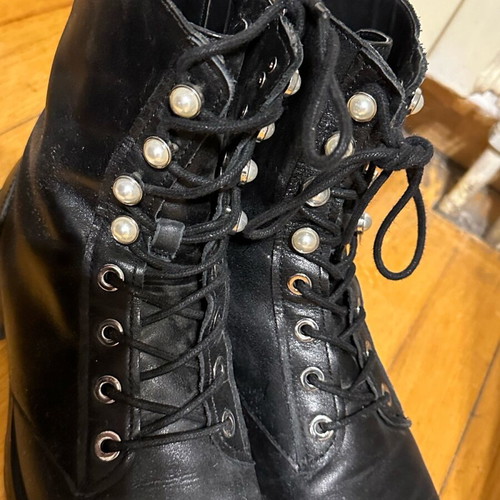 Zara boots used with pearls and front mirror, black size 40