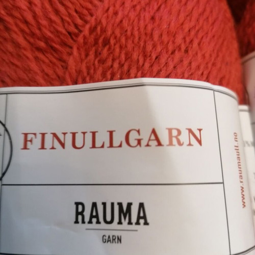 Rauma Pt2 wool yarns new, pack of 37, lightweight and warm